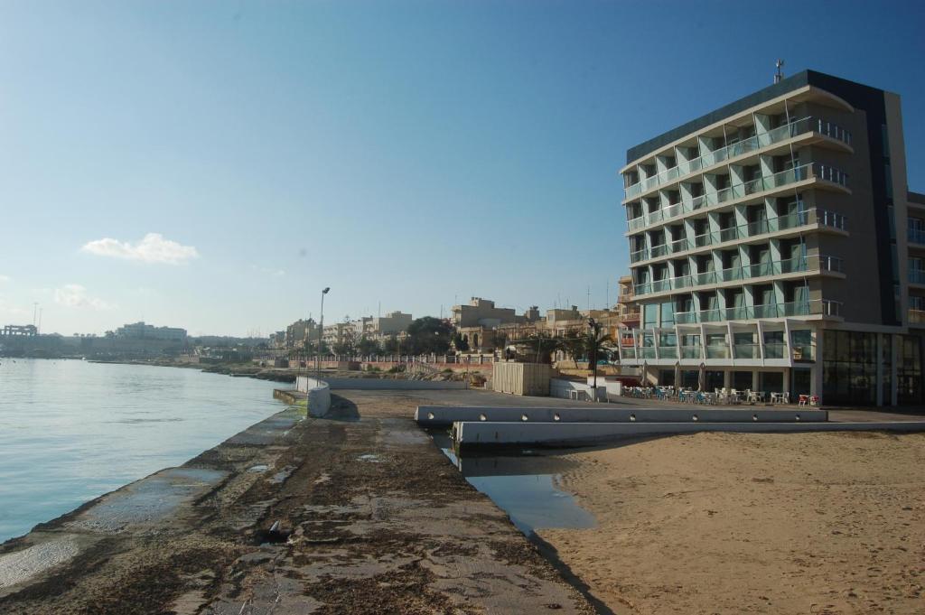 Water'S Edge Hotel Birżebbuġa Esterno foto