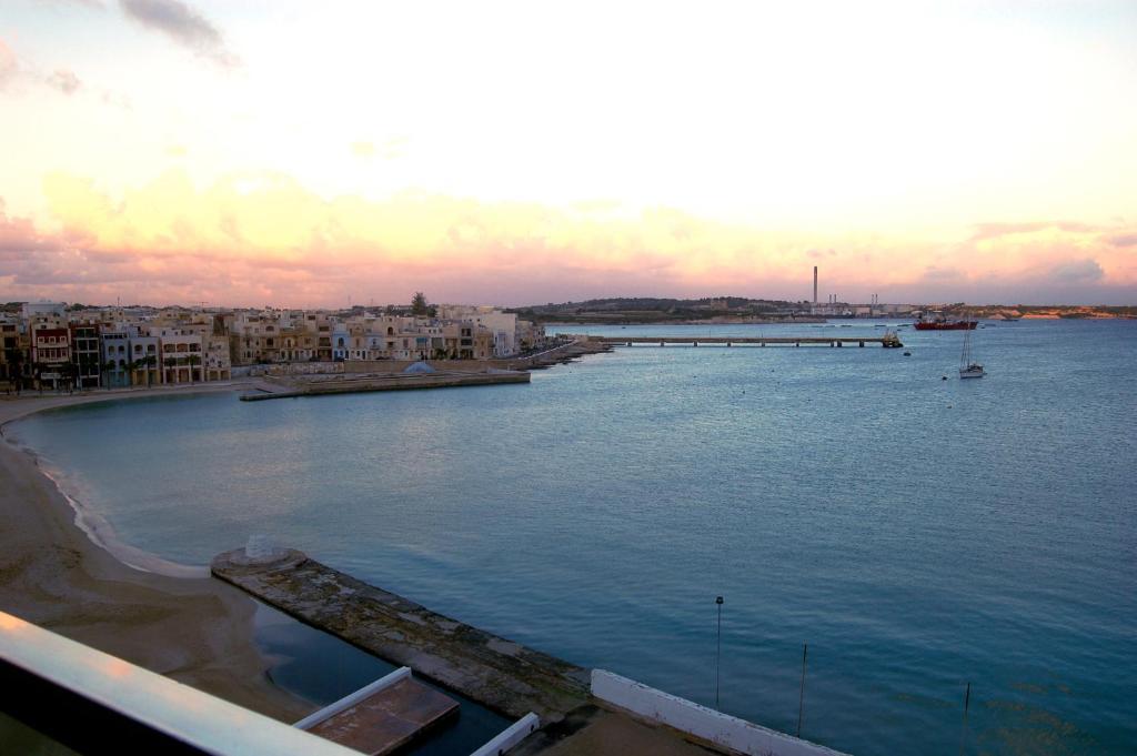 Water'S Edge Hotel Birżebbuġa Camera foto