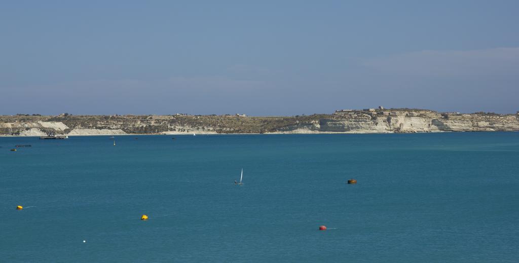 Water'S Edge Hotel Birżebbuġa Esterno foto